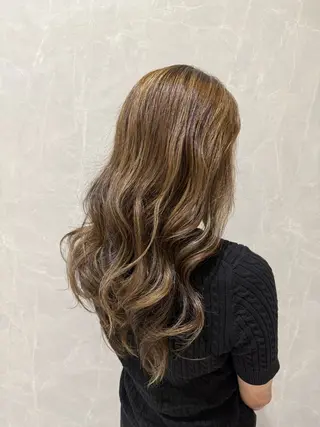 ロング カラー 長谷川 紗羅のヘアスタイル