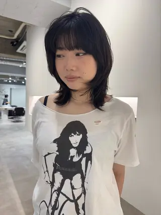 ミディアム ワタナベ ヒヨリのヘアスタイル