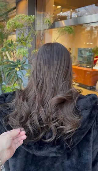ロング カラー 丸山 格のヘアスタイル