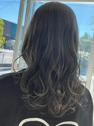 ミディアム カラー 松永 果菜のヘアスタイル