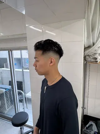 ショート パーマ メンズ 社会人フェード特化 ／渋谷の雄大のヘアスタイル