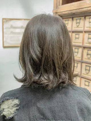 カラー 💜堀 有紀💜のヘアスタイル