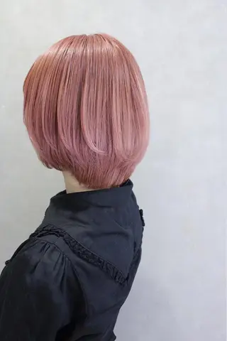 ショート カラー ヘアアレンジ lani ブリーチ /ダブルカラーのヘアスタイル