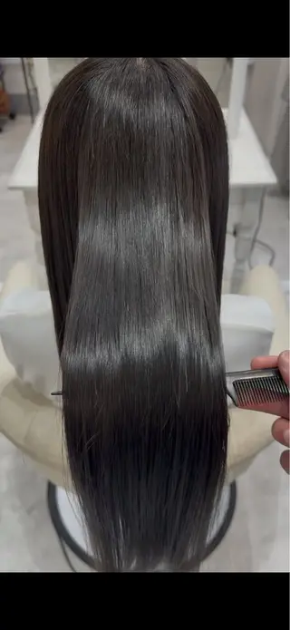 ロング 福井 優のヘアスタイル