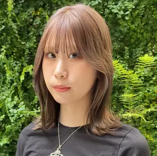 ショート カラー 横尾 歩のヘアスタイル