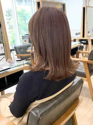 ミディアム カラー パーマ ヘアアレンジ メンズ キッズ ネイル マツエク・マツパ レイヤーカット/ 巻ける縮毛矯正のヘアスタイル