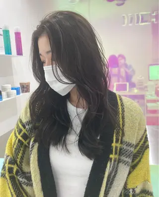 セミロング カラー パーマ ヘアアレンジ メンズ キッズ ネイル マツエク・マツパ アイブロウ KANAMI 🌏のヘアスタイル