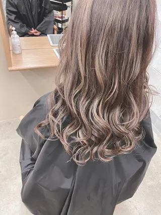 ロング カラー ポルトユイ エツのヘアスタイル