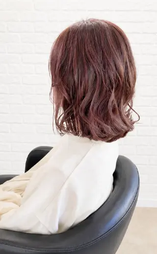 ミディアム カラー 齋藤 真理子のヘアスタイル