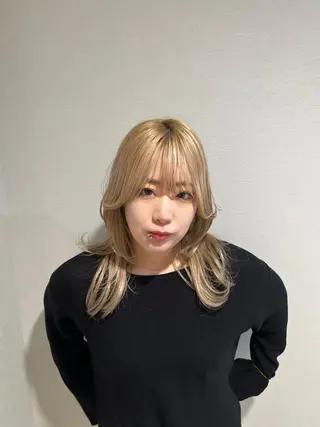 ミディアム カラー ひがし はるなのヘアスタイル