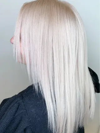 ロング WHALE hair × beautyのヘアスタイル