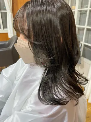 セミロング 永冶 花織のヘアスタイル