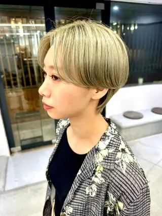 ショート カラー ハイトーンカラー が絶対可愛い✨泰聖✨のヘアスタイル