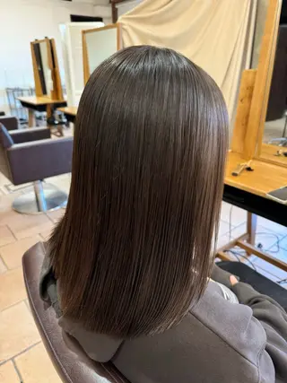 ミディアム カラー 菅野 美咲のヘアスタイル