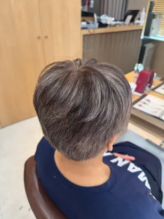 ショート カラー 中野 希望のヘアスタイル