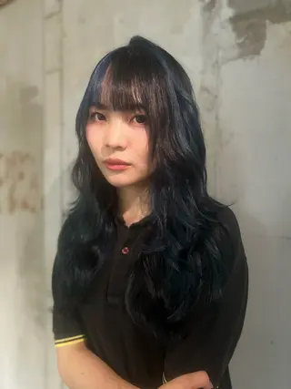 ロング カラー Liere Muuのヘアスタイル