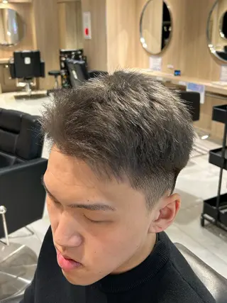ショート カラー 松本 愛斗のヘアスタイル