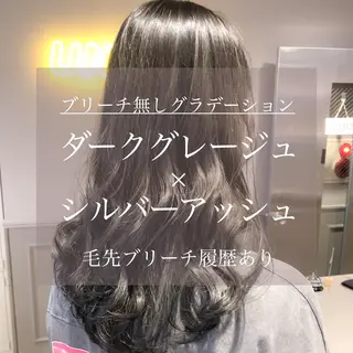 セミロング カラー ハイトーン×レイヤー カットTAKUMIのヘアスタイル