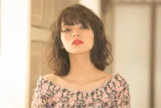 ショート カラー パーマ ヘアアレンジ 推し活専用 【派手髪】飯野ゆかりのヘアスタイル