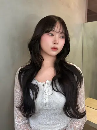 ロング GLROW 浦和 URAWAのヘアスタイル