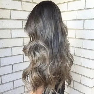 ロング カラー パーマ 大阪レミーエクステ チビ編み込みのヘアスタイル