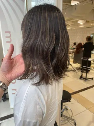 ミディアム カラー 本間 良のヘアスタイル