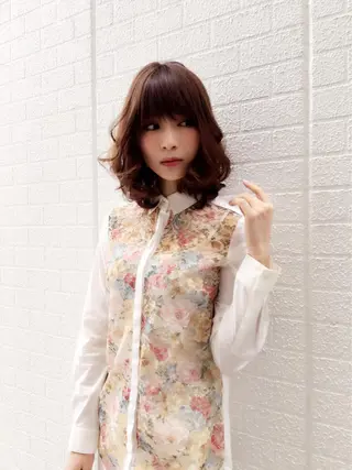 ミディアム カラー CALMHAIR 五十實淳のヘアスタイル
