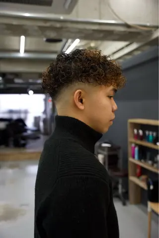 ショート パーマ メンズ スパイキーショート パーマ　具志堅　太志のヘアスタイル