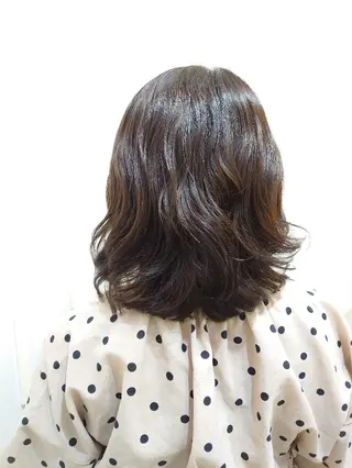 ミディアム 内間 美菜のヘアスタイル