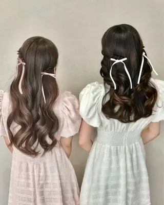 ロング ヘアアレンジ 𝒎𝒐𝒆🩰 名駅/ヘアメ/暖色♡のヘアスタイル