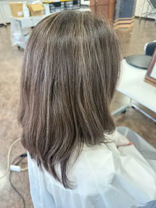 カラー 黒木 芽生のヘアスタイル