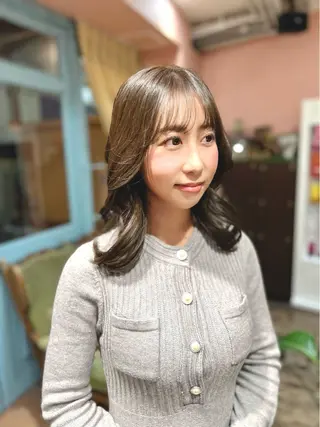 ミディアム カラー PON　ハイトーン ショートカット心斎橋のヘアスタイル