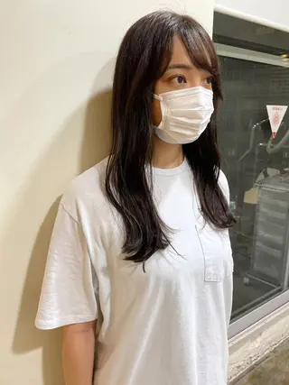ロング カラー MIOベージュカラー 柔らかいカラーのヘアスタイル