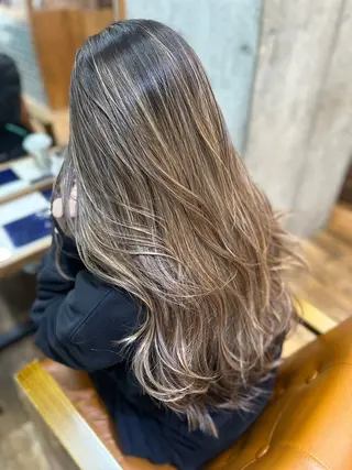 ロング カラー リピート率No.1✨ ユウキのヘアスタイル