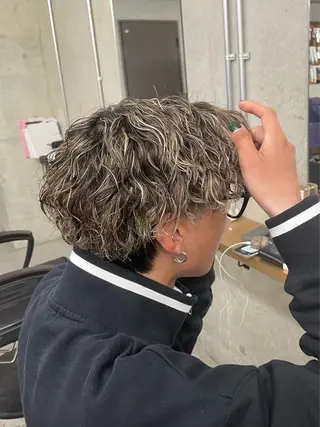 ショート カラー パーマ メンズ メンズ特化/センター パート/吉田のヘアスタイル