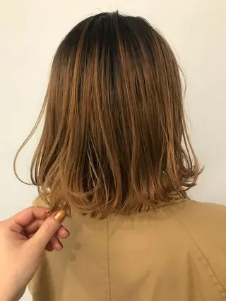 カラー 💓パーマ，💗 レイヤーカットのヘアスタイル