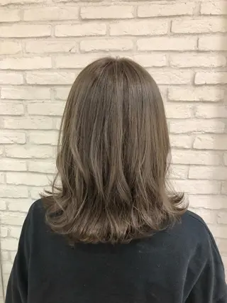 ミディアム カラー 大平 美沙のヘアスタイル