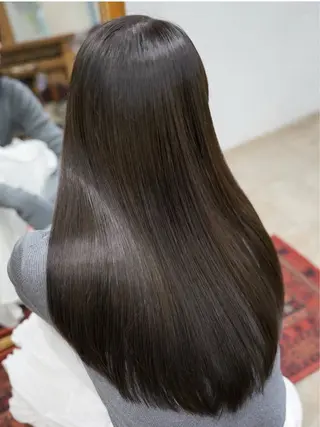 セミロング ALLY 原宿のヘアスタイル