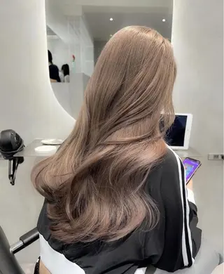 ロング sera 🎀ベージュのヘアスタイル