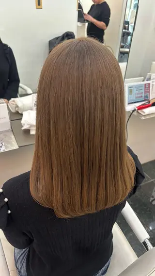 セミロング カラー ダブルカラー× 透明感🦋まい🍀のヘアスタイル