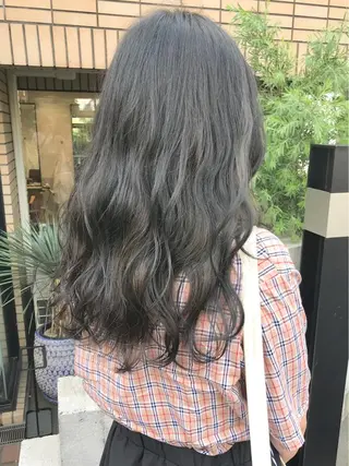 ロング 飯嶋 彩奈のヘアスタイル