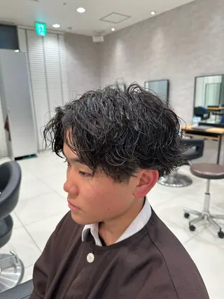 パーマ メンズ 飯塚 竜之介のヘアスタイル