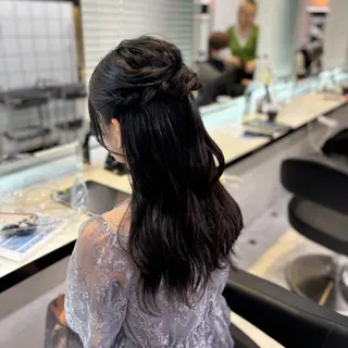セミロング ヘアアレンジ 💙ハイトーン韓国風 色白ヘア💙manaのヘアスタイル