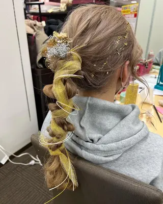 ロング カラー ヘアアレンジ hiiko顔まわり カットのヘアスタイル