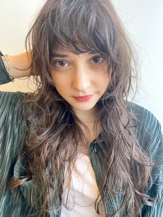ロング パーマ ナチュラル大人っぽい スタイル MAORIのヘアスタイル