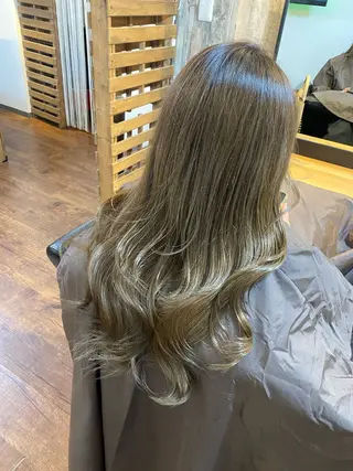 ロング Luzir⭐︎ GEN⭐︎のヘアスタイル