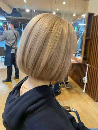 ショート カラー 女性目線でつくる ボブ縮毛矯正のヘアスタイル
