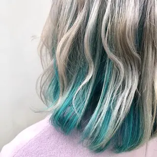 ミディアム カラー 鴫原 亜弥のヘアスタイル