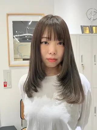 セミロング 透明感カラー👑 井上美乃里のヘアスタイル