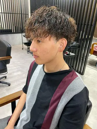 ショート パーマ メンズ 勝毛 広貴のヘアスタイル